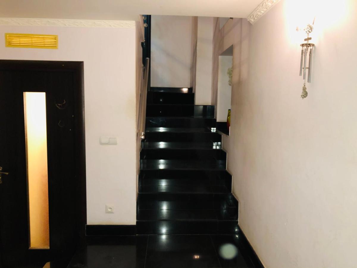 Sev Group Hostel Jerevan Eksteriør bilde